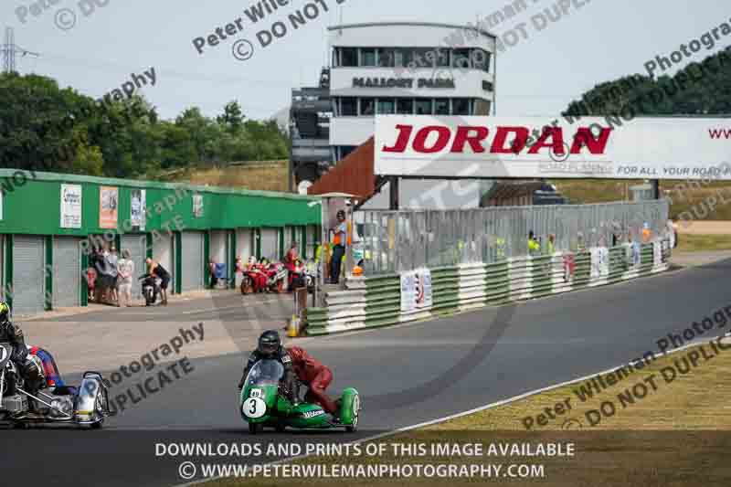 Vintage motorcycle club;eventdigitalimages;mallory park;mallory park trackday photographs;no limits trackdays;peter wileman photography;trackday digital images;trackday photos;vmcc festival 1000 bikes photographs